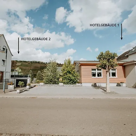 Hotel Restaurant Zur Marienburg 3*