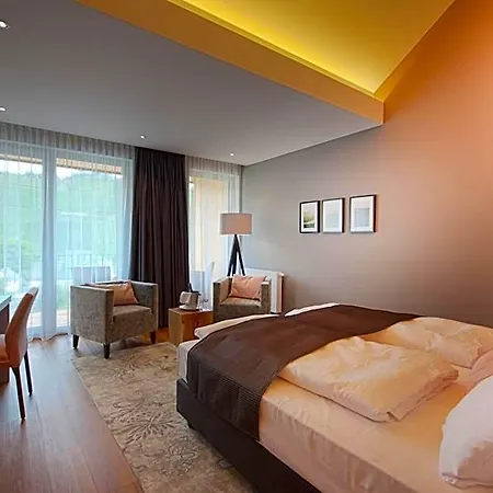 Hotel Restaurant Zur Marienburg 3*