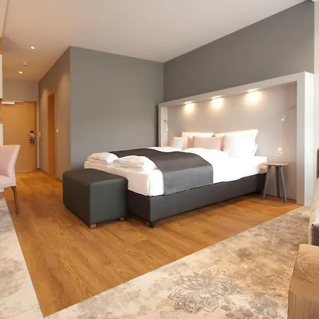 Hotel Restaurant Zur Marienburg 3*