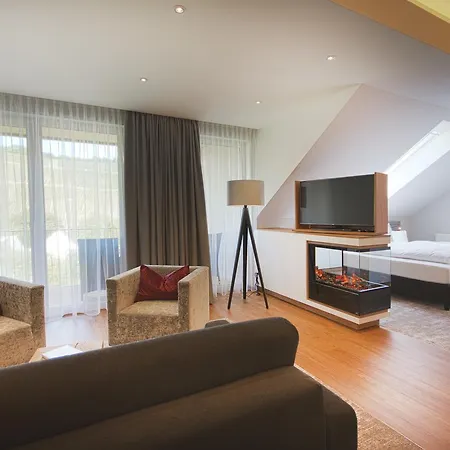 Hotel Restaurant Zur Marienburg 3*
